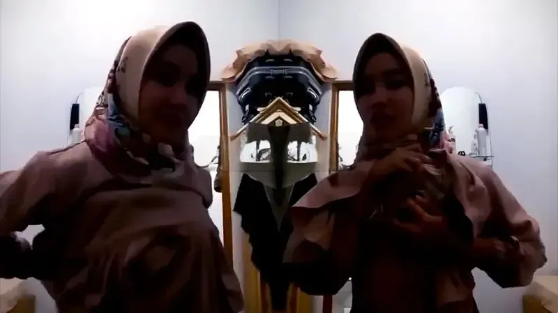 Bokep Indo Kasur Nyaman Digenjot Asyik Crot